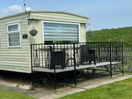 Happy Days Seaside Holiday Park - Holiday Accommodation 19183 - Lincolnshire - 1186872 - thumbnail photo 9