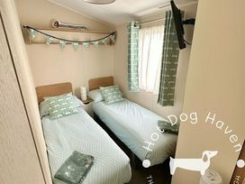 Thornwick Bay Holiday Village - Holiday Accommodation 19194 - North Yorkshire (incl. Whitby) - 1186876 - thumbnail photo 13