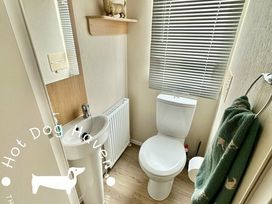 Thornwick Bay Holiday Village - Holiday Accommodation 19194 - North Yorkshire (incl. Whitby) - 1186876 - thumbnail photo 18