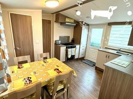 Thornwick Bay Holiday Village - Holiday Accommodation 19198 - North Yorkshire (incl. Whitby) - 1186878 - thumbnail photo 8