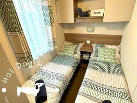 Thornwick Bay Holiday Village - Holiday Accommodation 19198 - North Yorkshire (incl. Whitby) - 1186878 - thumbnail photo 16