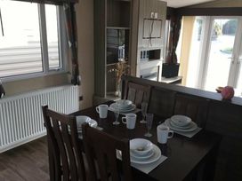 Seashore Holiday Park - Holiday Accommodation 19204 - Norfolk - 1186883 - thumbnail photo 9