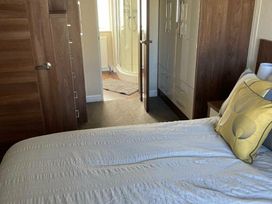 Ladram Bay Holiday Park - Holiday Accommodation 19229 - Devon - 1186894 - thumbnail photo 11