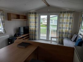 Hayling Island Holiday Park - Meadow Bay Villages - Holiday Accommodation 19247 - Hampshire - 1186901 - thumbnail photo 3