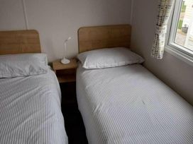 Hayling Island Holiday Park - Meadow Bay Villages - Holiday Accommodation 19247 - Hampshire - 1186901 - thumbnail photo 5