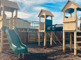 Hayling Island Holiday Park - Meadow Bay Villages - Holiday Accommodation 19247 - Hampshire - 1186901 - thumbnail photo 10