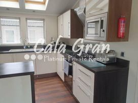 Cala Gran Holiday Park - Holiday Accommodation 1925 - Lake District - 1186902 - thumbnail photo 8