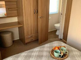 Devon Cliffs Holiday Park - Holiday Accommodation 19259 - Devon - 1186903 - thumbnail photo 15