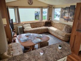 Marine Holiday Park - Holiday Accommodation 19262 - North Wales - 1186904 - thumbnail photo 6