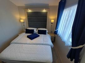 Presthaven Beach Resort - Holiday Accommodation 19264 - North Wales - 1186906 - thumbnail photo 10