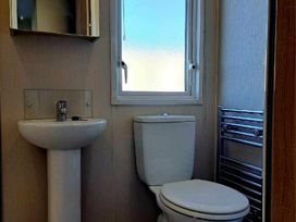 Presthaven Beach Resort - Holiday Accommodation 19264 - North Wales - 1186906 - thumbnail photo 12