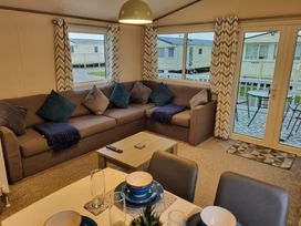 Golden Palm Resort - Holiday Accommodation 19301 - Lincolnshire - 1186928 - thumbnail photo 13