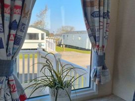 Primrose Valley Holiday Park - Holiday Accommodation 19306 - North Yorkshire (incl. Whitby) - 1186929 - thumbnail photo 12