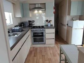 Lido Beach Holiday Park - Holiday Accommodation 19337 - North Wales - 1186936 - thumbnail photo 7