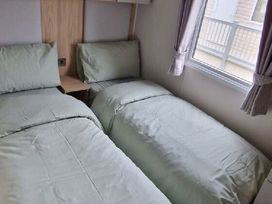 Golden Palm Resort - Holiday Accommodation 19338 - Lincolnshire - 1186937 - thumbnail photo 9