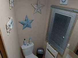 Trecco Bay - Holiday Accommodation 19339 - Somerset & Wiltshire - 1186938 - thumbnail photo 2