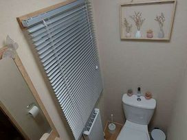 Trecco Bay - Holiday Accommodation 19339 - Somerset & Wiltshire - 1186938 - thumbnail photo 4