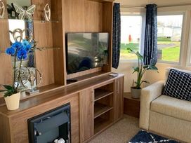 Manor Park Holiday Village - Holiday Accommodation 19353 - Norfolk - 1186942 - thumbnail photo 5