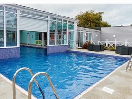 Manor Park Holiday Village - Holiday Accommodation 19353 - Norfolk - 1186942 - thumbnail photo 17