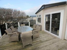 Barmouth Bay Holiday Village - Holiday Accommodation 19354 - Mid Wales - 1186943 - thumbnail photo 6