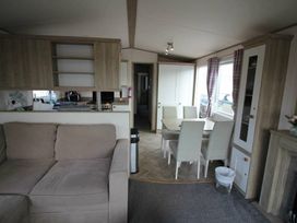 Barmouth Bay Holiday Village - Holiday Accommodation 19354 - Mid Wales - 1186943 - thumbnail photo 13