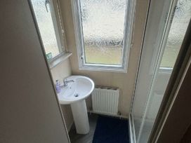 Marton Mere Holiday Village - Holiday Accommodation 19385 - Lake District - 1186957 - thumbnail photo 8