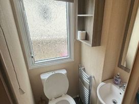 Marton Mere Holiday Village - Holiday Accommodation 19385 - Lake District - 1186957 - thumbnail photo 9