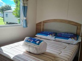 Caister Holiday Park - Holiday Accommodation 19418 - Norfolk - 1186973 - thumbnail photo 9