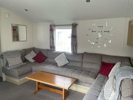 Newquay Holiday Park - Holiday Accommodation 19433 - Cornwall - 1186976 - thumbnail photo 3