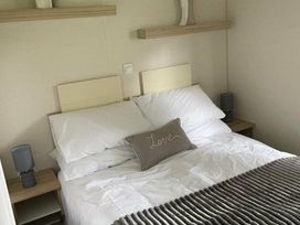 Newquay Holiday Park - Holiday Accommodation 19433 - Cornwall - 1186976 - thumbnail photo 8
