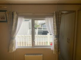 Trecco Bay - Holiday Accommodation 19468 - Somerset & Wiltshire - 1186988 - thumbnail photo 11
