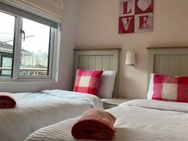 Hafan y Mor Haven - Holiday Accommodation 19472 - North Wales - 1186989 - thumbnail photo 12