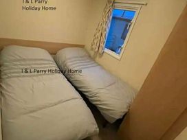Dyffryn Seaside Estate - Holiday Accommodation 19491 - Mid Wales - 1186993 - thumbnail photo 4