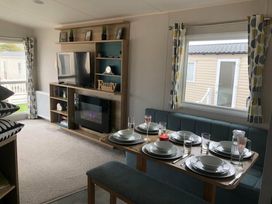 Barmouth Bay Holiday Village - Holiday Accommodation 19494 - Mid Wales - 1186994 - thumbnail photo 2