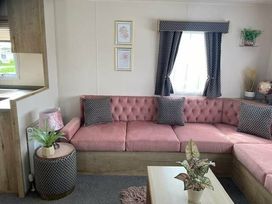Tattershall Lakes Country Park - Holiday Accommodation 19497 - Lincolnshire - 1186995 - thumbnail photo 4