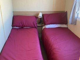 Devon Cliffs Holiday Park - Holiday Accommodation 19529 - Devon - 1187001 - thumbnail photo 5