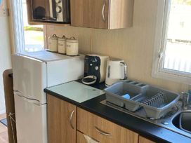 Devon Cliffs Holiday Park - Holiday Accommodation 19529 - Devon - 1187001 - thumbnail photo 8