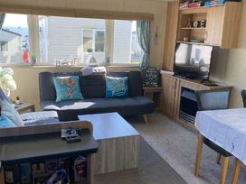 Devon Cliffs Holiday Park - Holiday Accommodation 19529 - Devon - 1187001 - thumbnail photo 11
