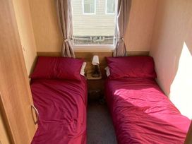 Devon Cliffs Holiday Park - Holiday Accommodation 19529 - Devon - 1187001 - thumbnail photo 14