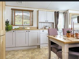 Devon Cliffs Holiday Park - Holiday Accommodation 19562 - Devon - 1187017 - thumbnail photo 7