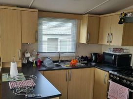 Ocean Heights Leisure Park - Holiday Accommodation 19563 - Mid Wales - 1187018 - thumbnail photo 2