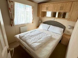 Devon Cliffs Holiday Park - Holiday Accommodation 19565 - Devon - 1187019 - thumbnail photo 10