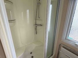 Devon Cliffs Holiday Park - Holiday Accommodation 19565 - Devon - 1187019 - thumbnail photo 15