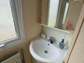 Devon Cliffs Holiday Park - Holiday Accommodation 19565 - Devon - 1187019 - thumbnail photo 17