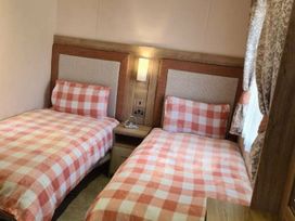 Marton Mere Holiday Village - Holiday Accommodation 19630 - Lake District - 1187039 - thumbnail photo 9