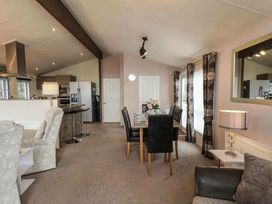 Cayton Bay Caravan Park - Holiday Accommodation 19634 - North Yorkshire (incl. Whitby) - 1187042 - thumbnail photo 4
