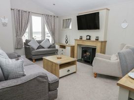 Cayton Bay Caravan Park - Holiday Accommodation 19647 - North Yorkshire (incl. Whitby) - 1187047 - thumbnail photo 4