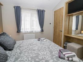 Cayton Bay Caravan Park - Holiday Accommodation 19647 - North Yorkshire (incl. Whitby) - 1187047 - thumbnail photo 13