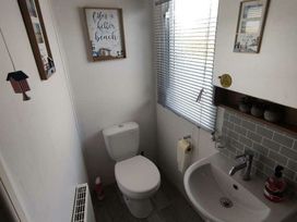 Hafan y Mor Haven - Holiday Accommodation 19649 - North Wales - 1187048 - thumbnail photo 11