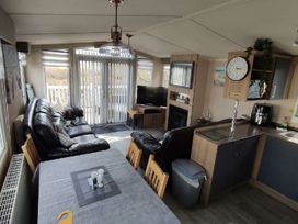 Hafan y Mor Haven - Holiday Accommodation 19649 - North Wales - 1187048 - thumbnail photo 14